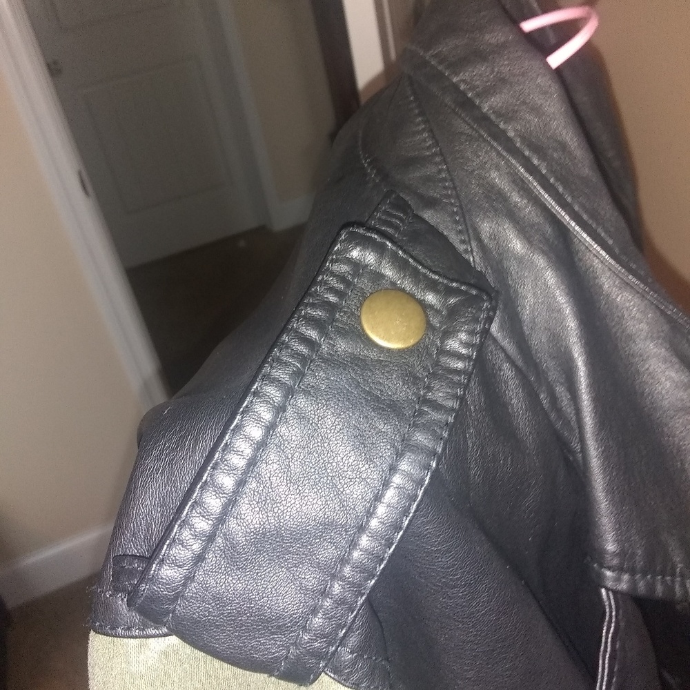 Jacket, small - Picture 6 of 6